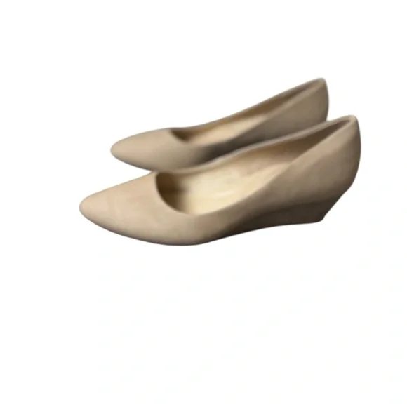 CL By Laundry Beige Wedge Pumps Size 8 Neutral Classic Minimalist Office Staple - Picture 2 of 11